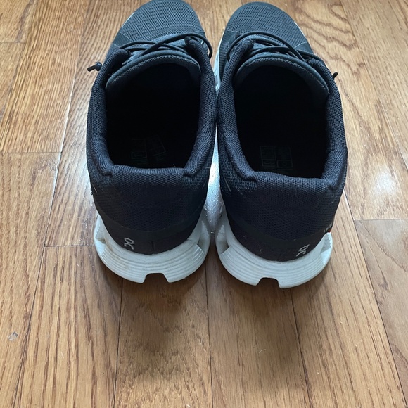 On Cloud, Cloud 6 - Picture 4 of 8